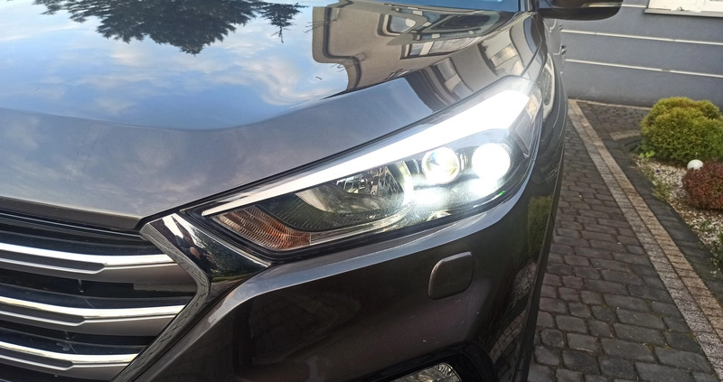 Hyundai Tucson cena 71900 przebieg: 77700, rok produkcji 2016 z Łask małe 596